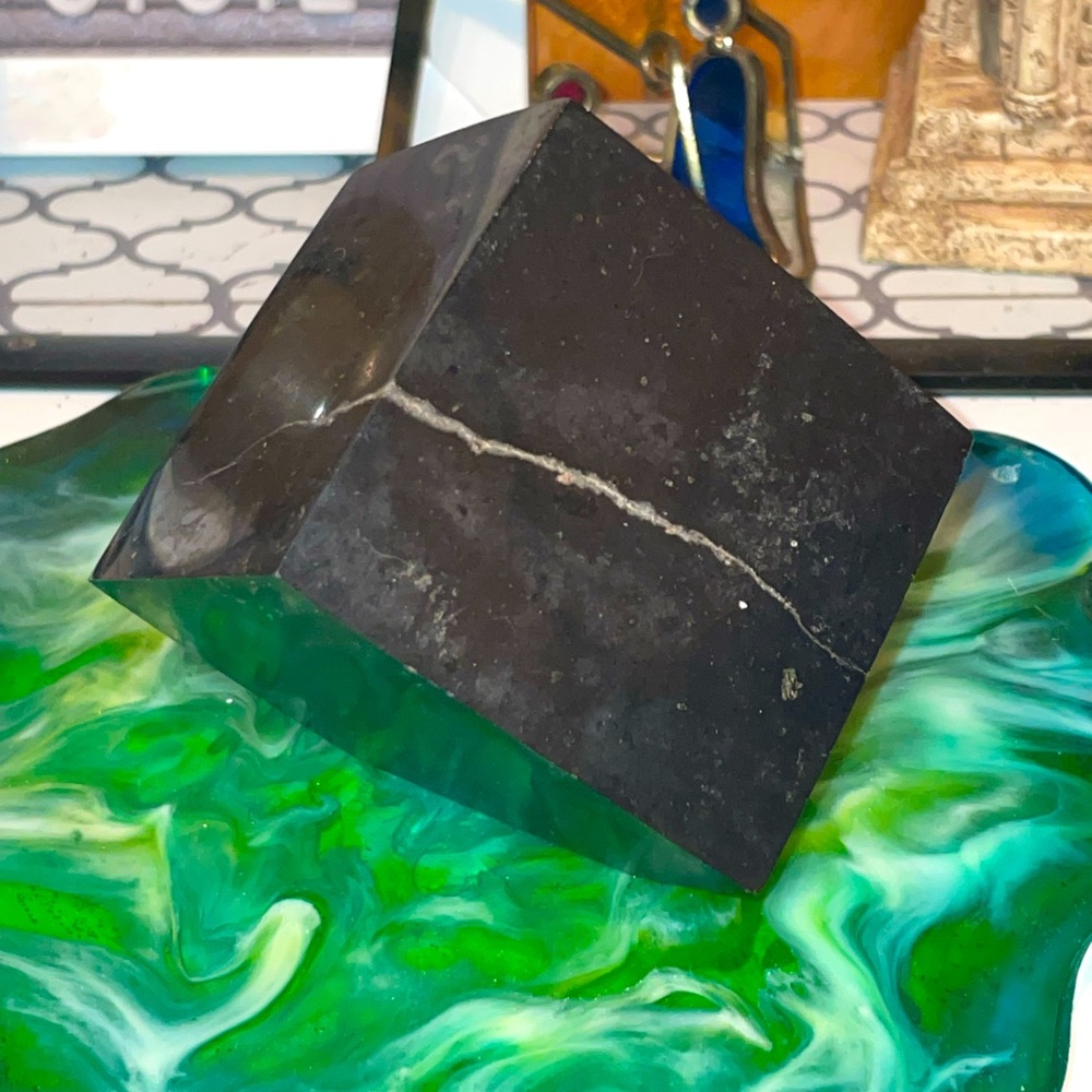 Shungite floating cube